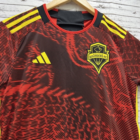 Adidas Seattle Sounders Bruce Lee Dragon Soccer Jersey Women Size Medium NEW - Picture 2 of 11
